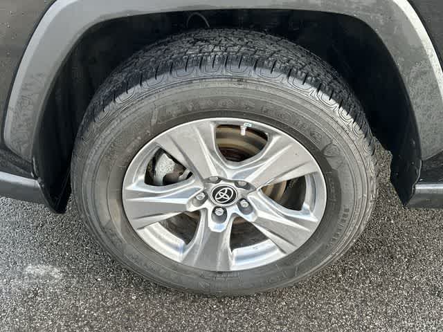 Thumbnail: 2022 Toyota RAV4 - 20