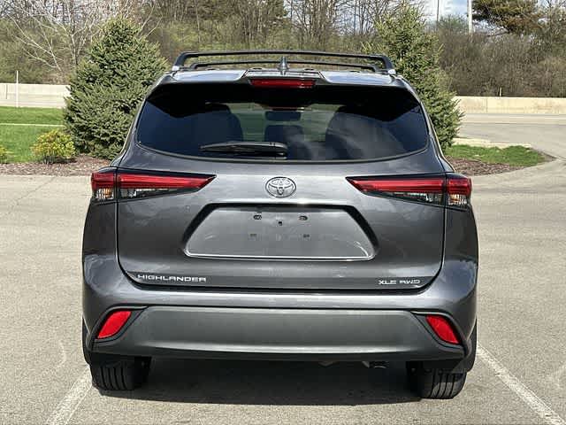 Thumbnail: 2023 Toyota Highlander - 4