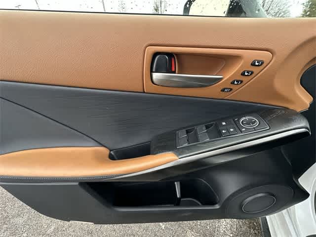 Thumbnail: 2022 Lexus IS - 19