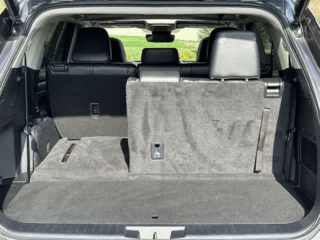 Thumbnail: 2023 Toyota Highlander - 27