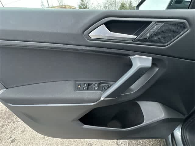 Thumbnail: 2020 Volkswagen Tiguan - 16