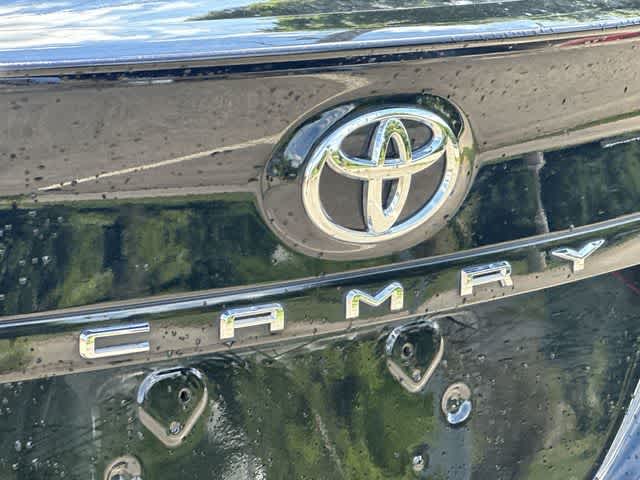 Thumbnail: 2021 Toyota Camry - 18