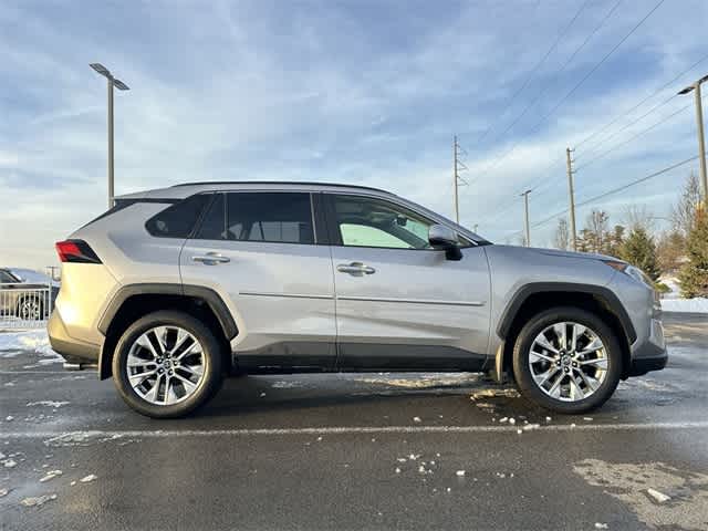 Thumbnail: 2019 Toyota RAV4 - 3