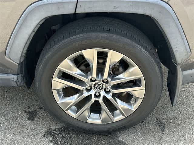 Thumbnail: 2019 Toyota RAV4 - 5
