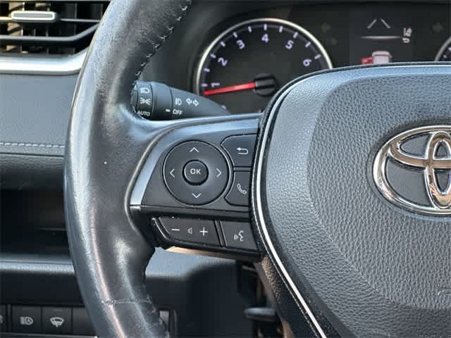 Thumbnail: 2019 Toyota RAV4 - 9