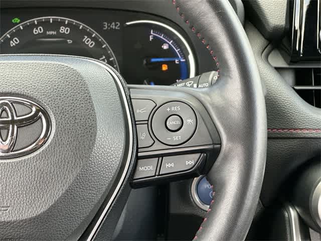 Thumbnail: 2022 Toyota RAV4 - 10