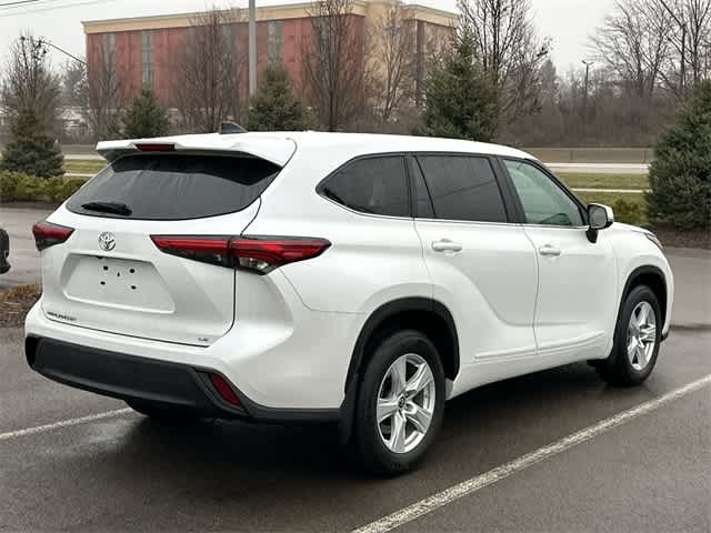 Thumbnail: 2023 Toyota Highlander - 33