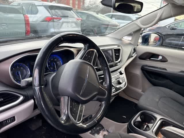 Thumbnail: 2019 Chrysler Pacifica - 5