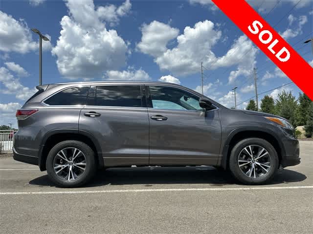 Thumbnail: 2016 Toyota Highlander - 3