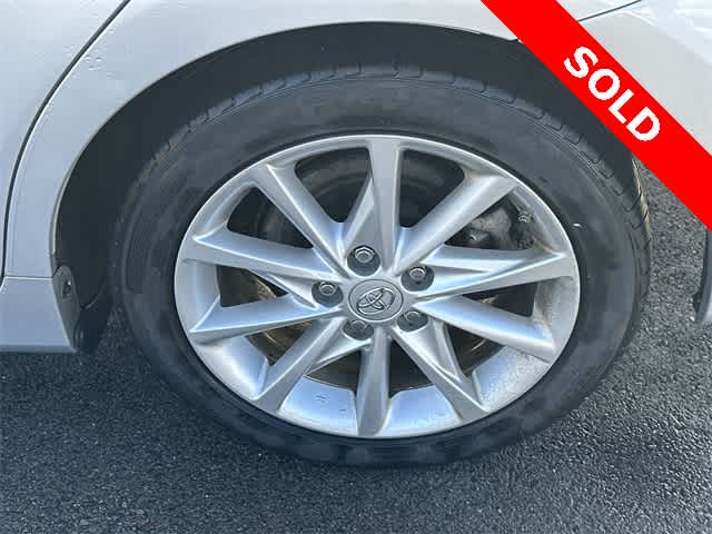 Thumbnail: 2013 Toyota Prius v - 4