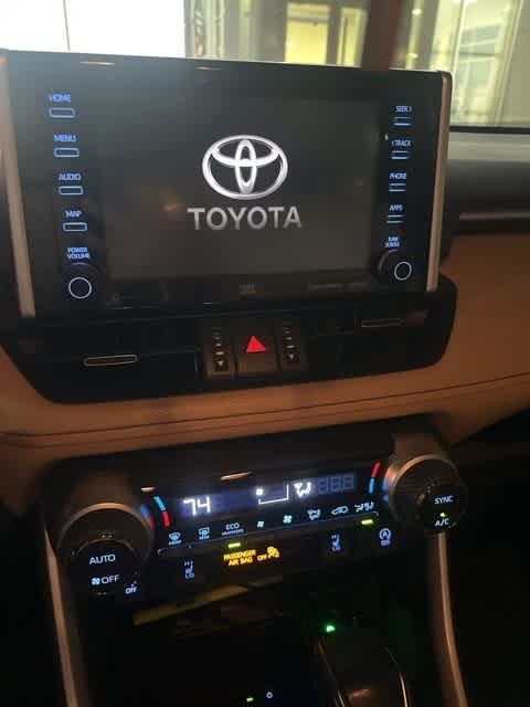 Thumbnail: 2020 Toyota RAV4 - 7
