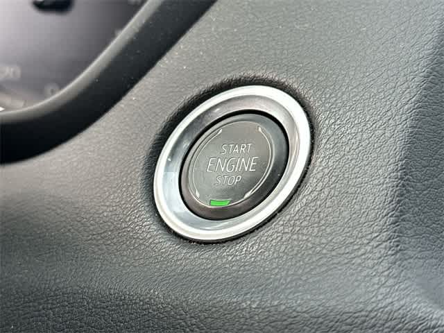 Thumbnail: 2023 Cadillac XT4 - 11