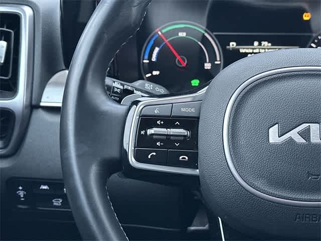 Thumbnail: 2023 Kia Sorento - 8