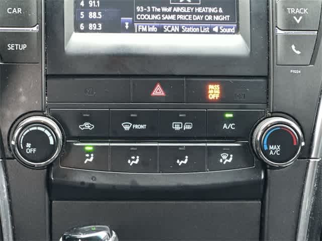 Thumbnail: 2016 Toyota Camry - 11