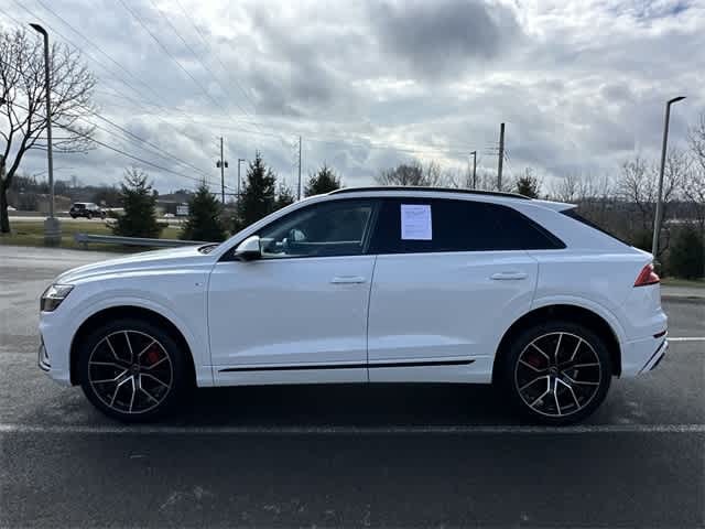 Thumbnail: 2023 Audi Q8 - 2