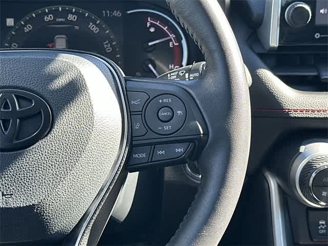 Thumbnail: 2022 Toyota RAV4 - 10