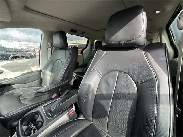 Thumbnail: 2019 Chrysler Pacifica - 18