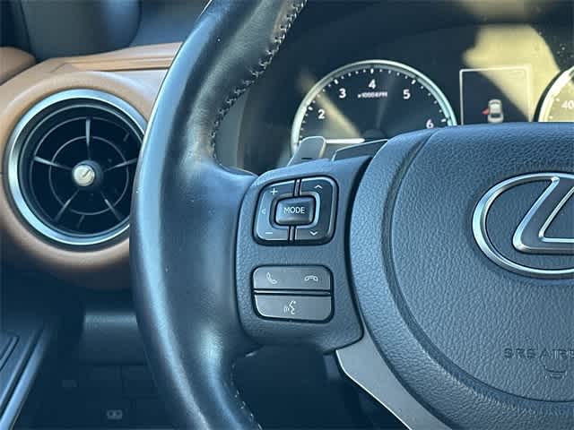 Thumbnail: 2022 Lexus IS - 9