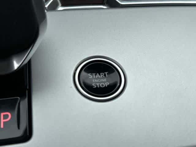 Thumbnail: 2025 Land Rover Range Rover - 11