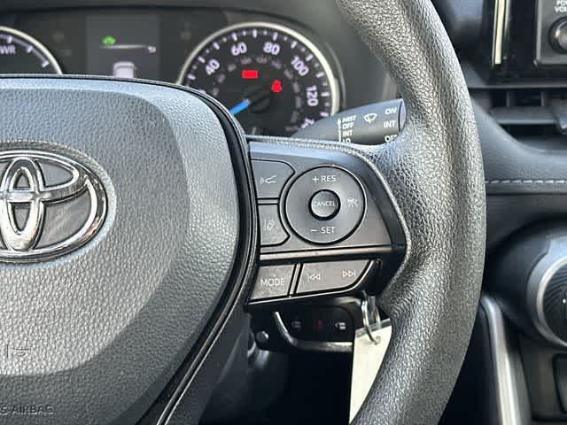 Thumbnail: 2022 Toyota RAV4 - 8