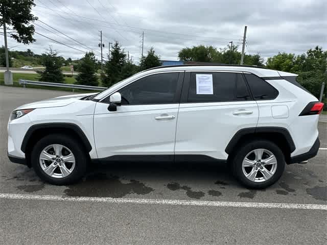 2021 Toyota RAV4 XLE 2