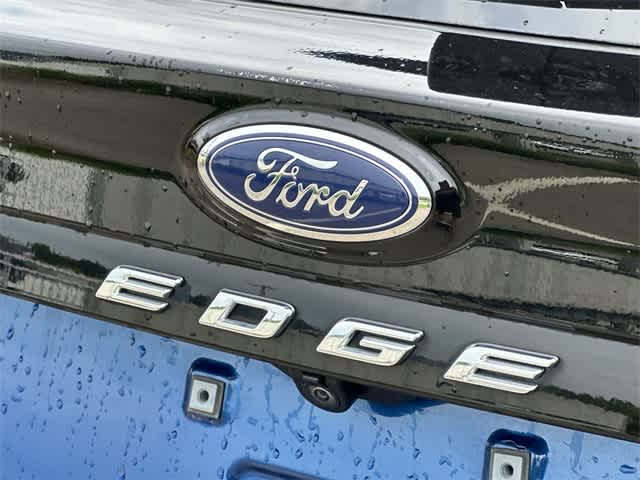 2022 Ford Edge  19