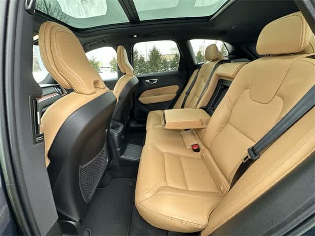 Thumbnail: 2023 Volvo XC60 - 20