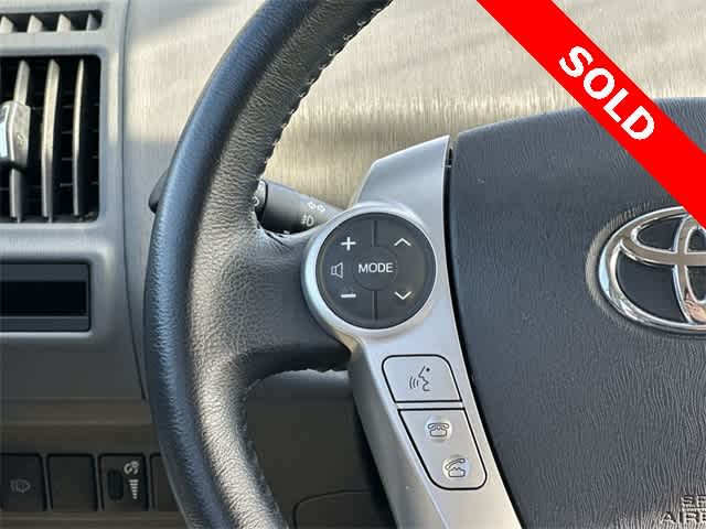 Thumbnail: 2013 Toyota Prius v - 7