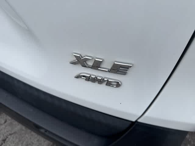 Thumbnail: 2019 Toyota RAV4 - 4