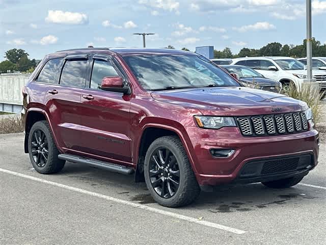 Thumbnail: 2018 Jeep Grand Cherokee - 24