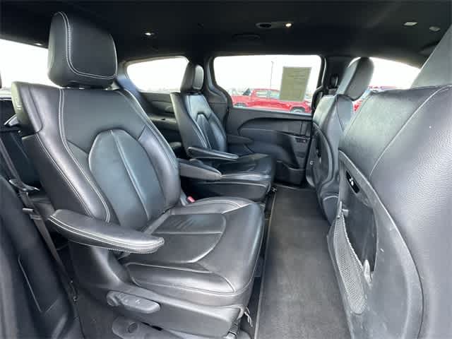 Thumbnail: 2022 Chrysler Pacifica - 20