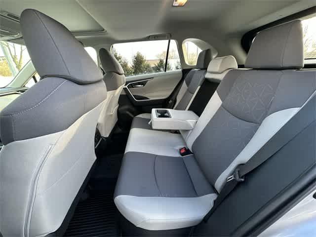 Thumbnail: 2021 Toyota RAV4 - 19