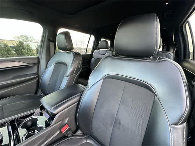 Thumbnail: 2023 Jeep Grand Cherokee - 17