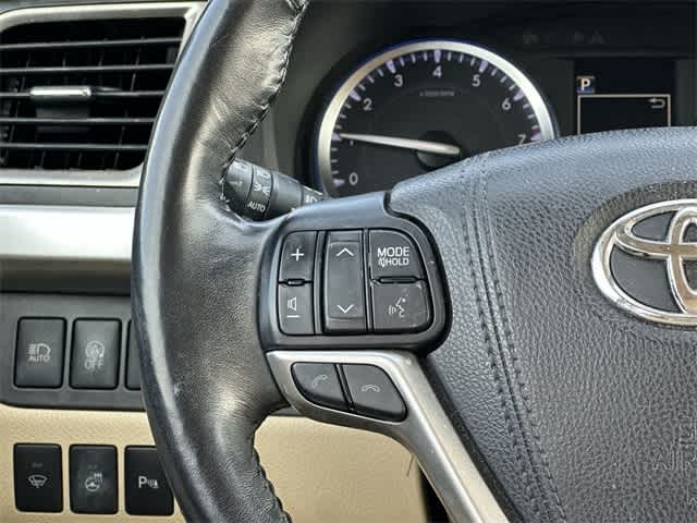 Thumbnail: 2017 Toyota Highlander - 9