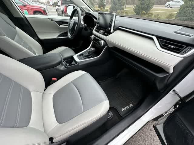 Thumbnail: 2019 Toyota RAV4 - 20