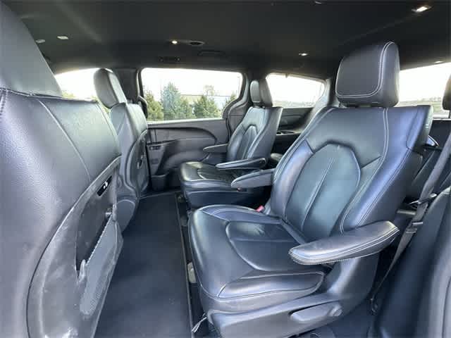 Thumbnail: 2022 Chrysler Pacifica - 16