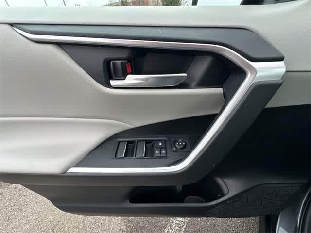 Thumbnail: 2023 Toyota RAV4 - 16