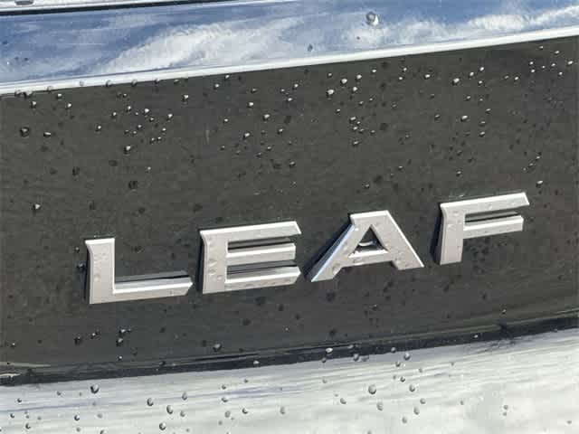 Thumbnail: 2023 Nissan Leaf - 17