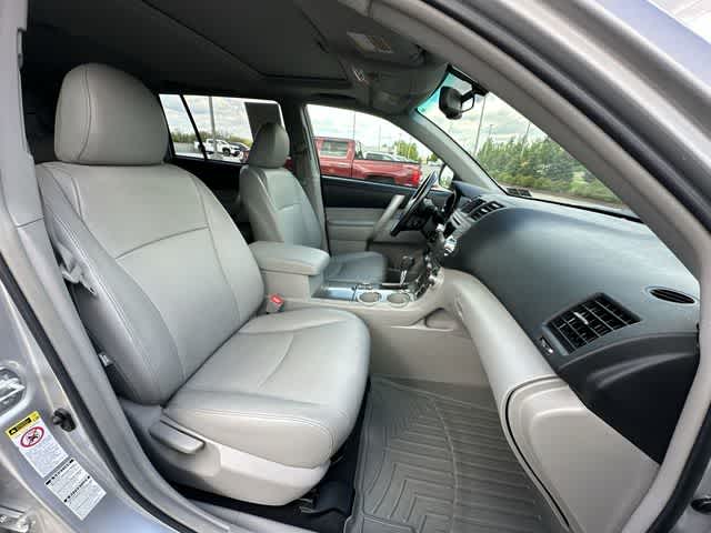 Thumbnail: 2012 Toyota Highlander - 21