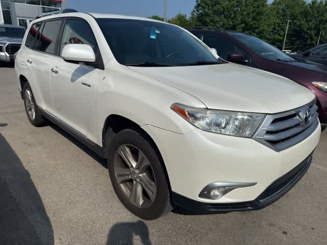 Thumbnail: 2013 Toyota Highlander - 3