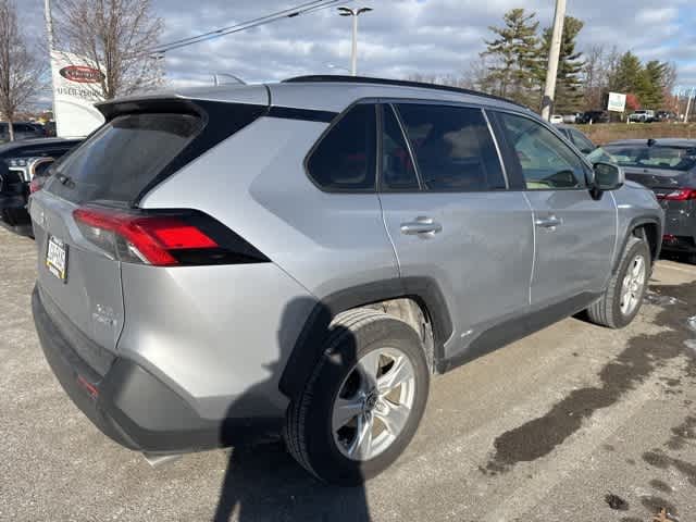 Thumbnail: 2021 Toyota RAV4 - 3