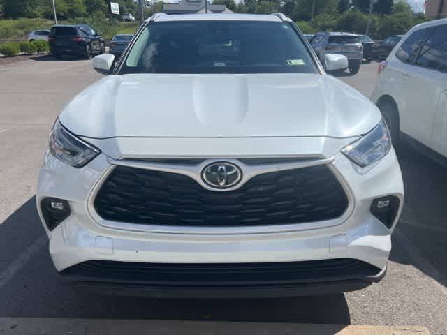 Thumbnail: 2023 Toyota Highlander - 2