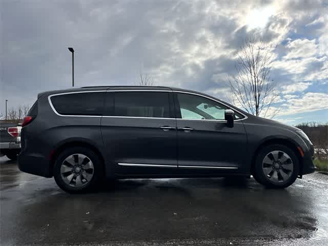 Thumbnail: 2019 Chrysler Pacifica - 3