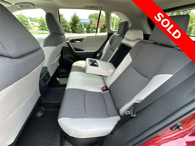2022 Toyota RAV4 XLE 18