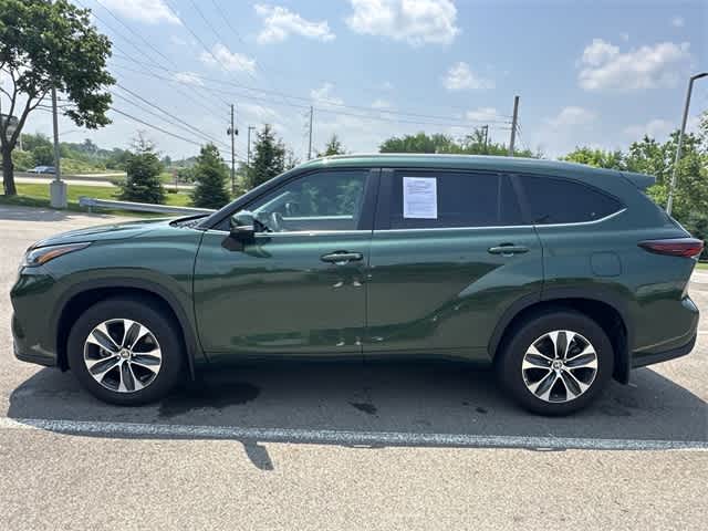 2024 Toyota Highlander XLE 2