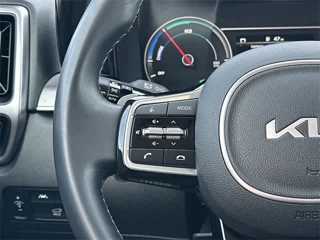 Thumbnail: 2023 Kia Sorento - 8