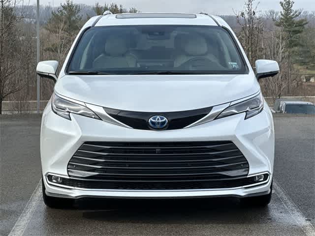 Thumbnail: 2025 Toyota Sienna - 22