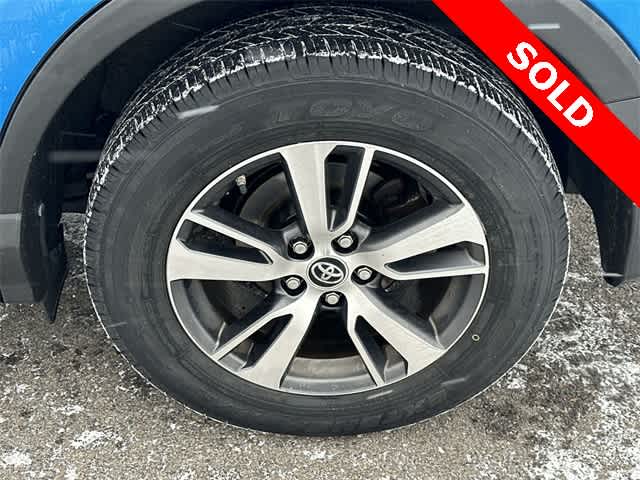 Thumbnail: 2017 Toyota RAV4 - 5