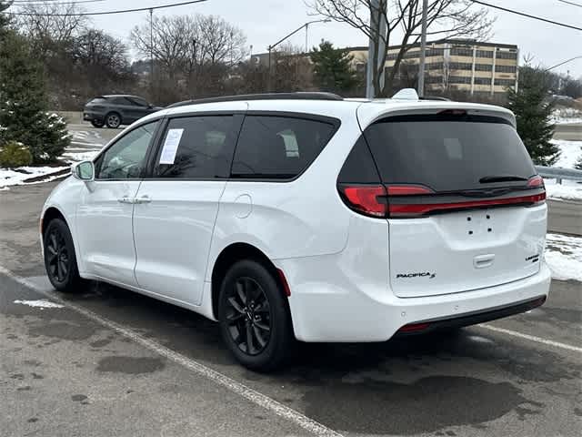 Thumbnail: 2021 Chrysler Pacifica - 26