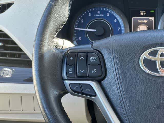 Thumbnail: 2020 Toyota Sienna - 8